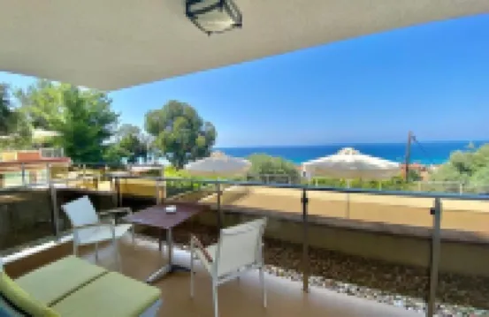 Rahoni Cronwell Hotel by Diomedes Group