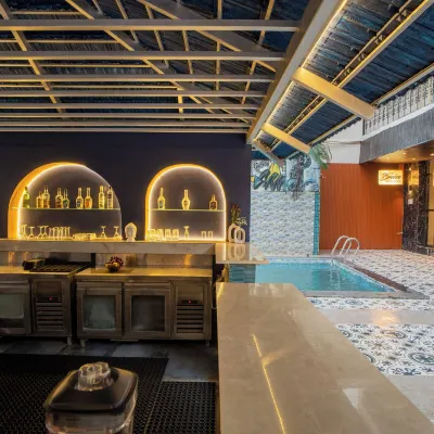 Emperor Ozran by Alaya Stays Hotels near Pappi Chulo