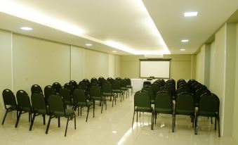 Ímpar Suítes Expominas