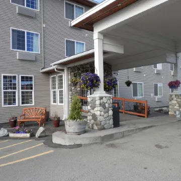 Grand View Inn & Suites