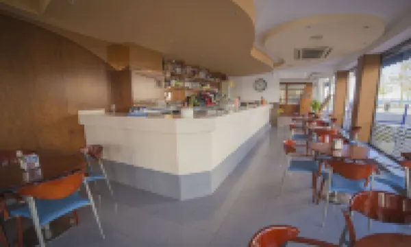 Hotel Ramblamar - ที่มีบาร์