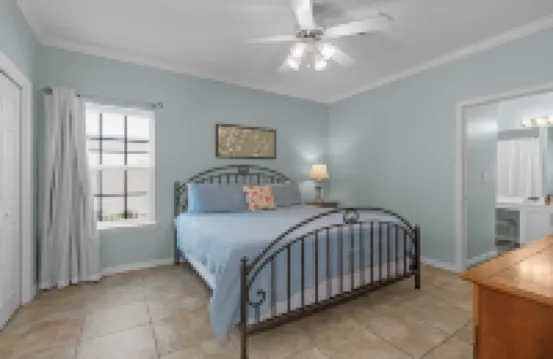 Direct Pool Access and Elegant Living Spaces - Luxurious Coastal Haven