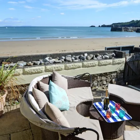 Gone to the Beach - Sea Views Direct Beach Access