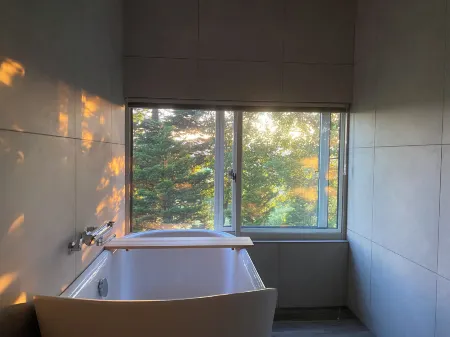 Biei san-ai-no-oka Villa Shion Отели рядом с достопримечательностью «Seven Stars Tree»