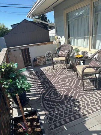 Home Away from home, fully/equipped, nearJBER, private parking <4 miles Downtown