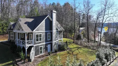 Scenic 4BR 2BA Lake Burton Home Hotels in Rabun County