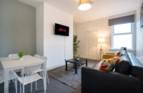 4Bedrooms-3Bath-9Beds-Wallsend- by Holiday Homes Hotel di Wallsend