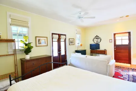 In the Heart of Rosemary Beach - Beach, Pool, & Shops Steps Away