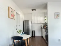 Full Stock Kitchen and Cozy Ambiance - Charming Hideaway Отели в г. Клирвотер