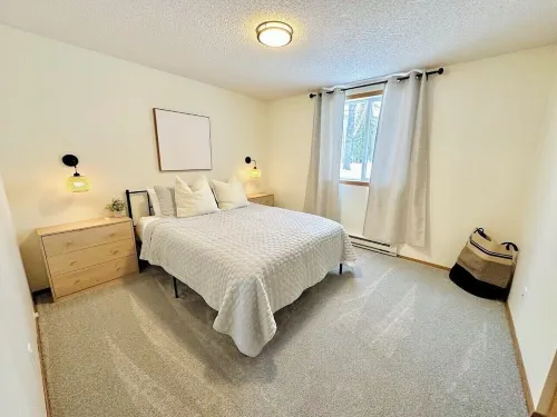 NEW - Great Location - Family Friendly - Garage - Spacious