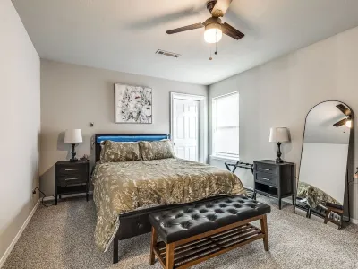 New! 5/3 with Hot tub, Arcade, Playground, Coffee bar, large TV and dining table Hotels near Cricket Wireless Authorized Retailer