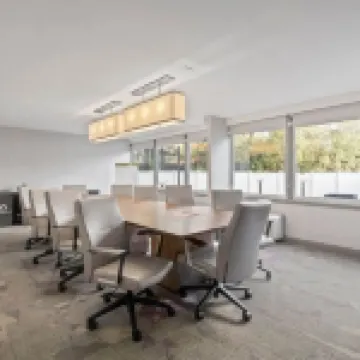 315 LoSo Hotel Airport