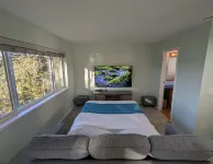 River’s Edge  Spacious 2-Story Guest House by the River