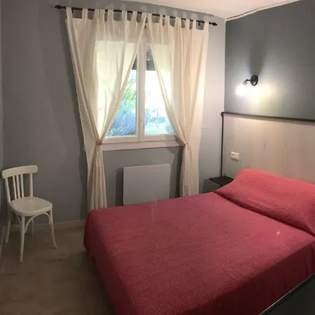 Quiet apartment, land 5000 sqm, ideally situated, beach Pinarello