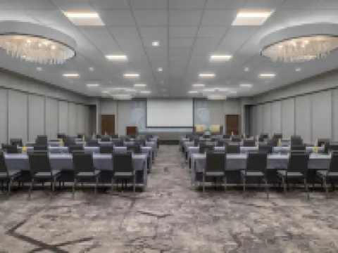 科勒爾維爾假日酒店 - 愛荷華市 科拉爾維爾酒店