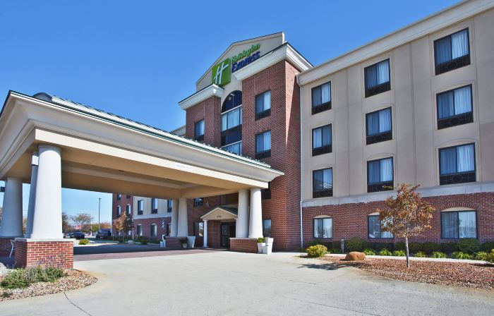 Holiday Inn Express & Suites ANDERSON by IHG