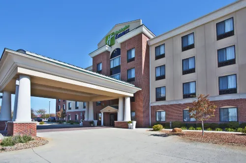 Holiday Inn Express & Suites ANDERSON by IHG
