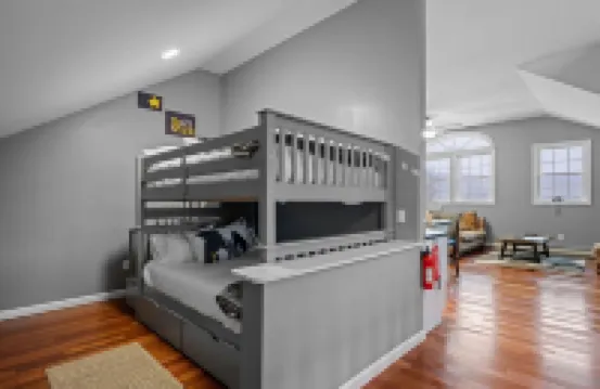 Peaceful Retreat with Stunning Mountain Views for Unforgettable Memories