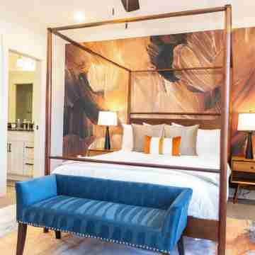 Modern Oasis in Columbus with Hot Tub on Roof with City Views Rooms