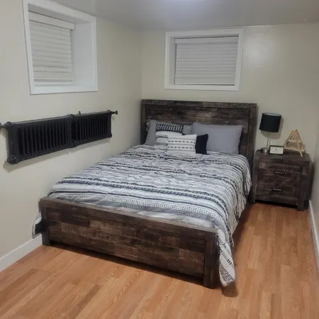 Beautiful Newly Renovated Basement Apartment