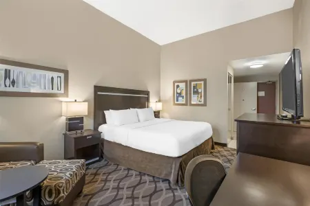 Best Western Plus Travel Hotel Toronto Airport