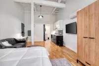 Lux Boutique Large Private LOFT Pratt St Hartford Hotels near University of Hartford
