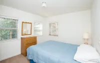 RIVER VIEW Yosemite Cabin in Wawona among the Redwoods,3 Bed 2 bath, jump rock!