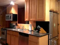 RIVER VIEW Yosemite Cabin in Wawona among the Redwoods,3 Bed 2 bath, jump rock!