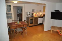 Rural idyll on the city, yet right in the middle: Relax + Experience