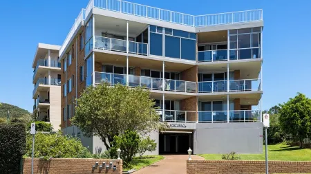 Portofino Nelson Bay with water views across Harbour and free parking Отели рядом с достопримечательностью «Dutchmans Beach Reserve»
