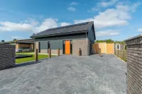 Villa Near North Holland Beach with Jacuzzi Hotels in Julianadorp