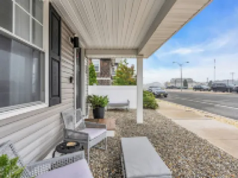 Seaside 2BR & 1.5BA, Walk to Beach & Badges Hotels in Seaside Park