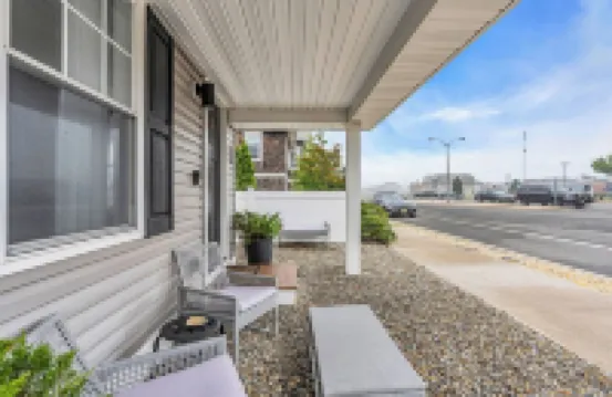 Seaside 2BR & 1.5BA, Walk to Beach & Badges