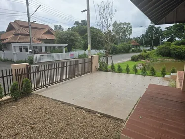 รูปภาพของCharming 3-bedroom house with AC and WiFi in quaint Sankampang