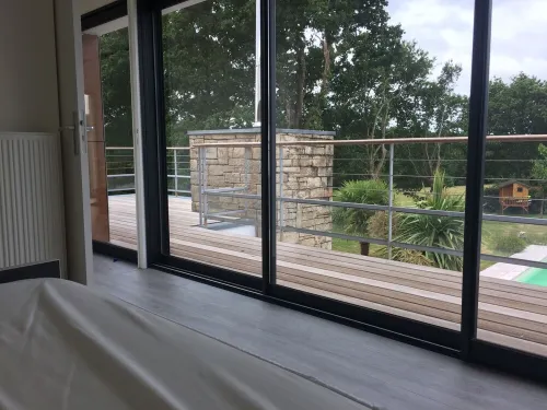 Contemporary house with swimming pool, jacuzzi and gym. Hotel a Morbihan