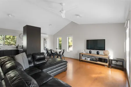 Cowes Retreat - *Pet Friendly* Holiday House!!!