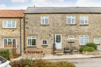 Central Cosy Character Cottage with Free Parking