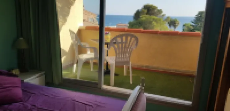 Apartment with sea view. Large terrace.