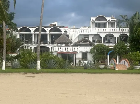 Oceanfront studio apartment