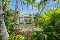 Beachfront Villa • Walk to Atlantis • Sleeps 8 Hotels in 