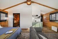 Secluded Romantic Summer Cabin Near Elk Mountain with Hot Tub, Firepit & Views!