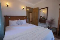 Cundavilla Hotel & Suites Hotels in Mithatpasa Mahallesi