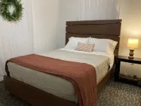 Balsam Lake Cabin and Pickleball Retreat