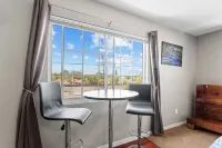 5 MIN TO LAX, Private entrance studio apartment. Pet friendly apartment