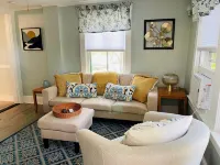 115 Rose Cottage with 2 bedroom walk to Groton Bay
