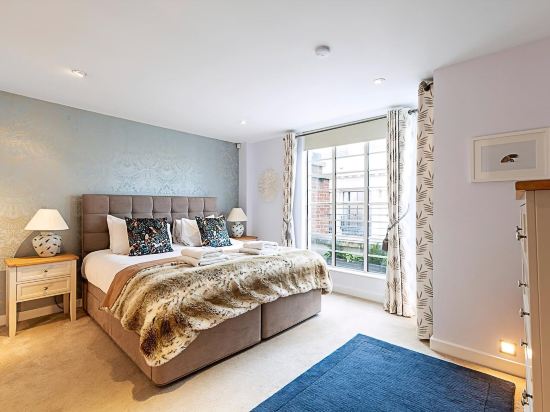Luxury and Modern Bayswater Apartment