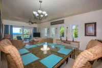 Fantastic Condo with Ocean Views and Pool in Sunset Villas