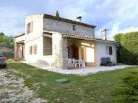 Villa with Garden of 5000 m2 in Grambois.