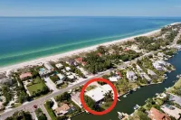 Wonderful Canal Front Condo! Bring Your Boat!UNIT 11