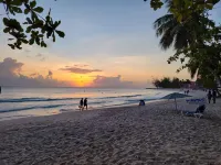 On Dover Beach, close to golf, surfing and much more. Discounts available - Beach